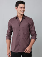 a model wearing a contour textured dusty rose shirt