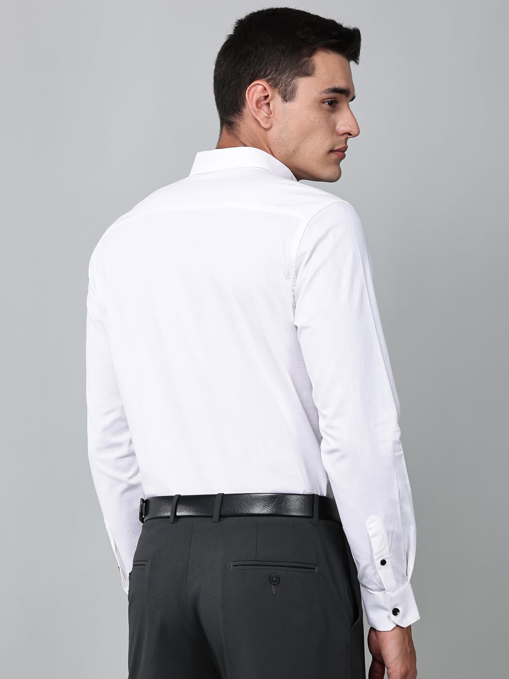 a model wearing a white heritage linen luxe shirt